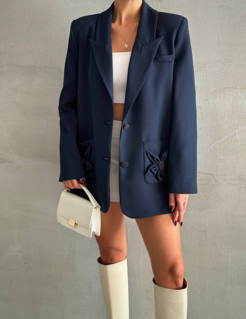 عبّري عن أناقتكِ مع هذه السترة الفاخرة