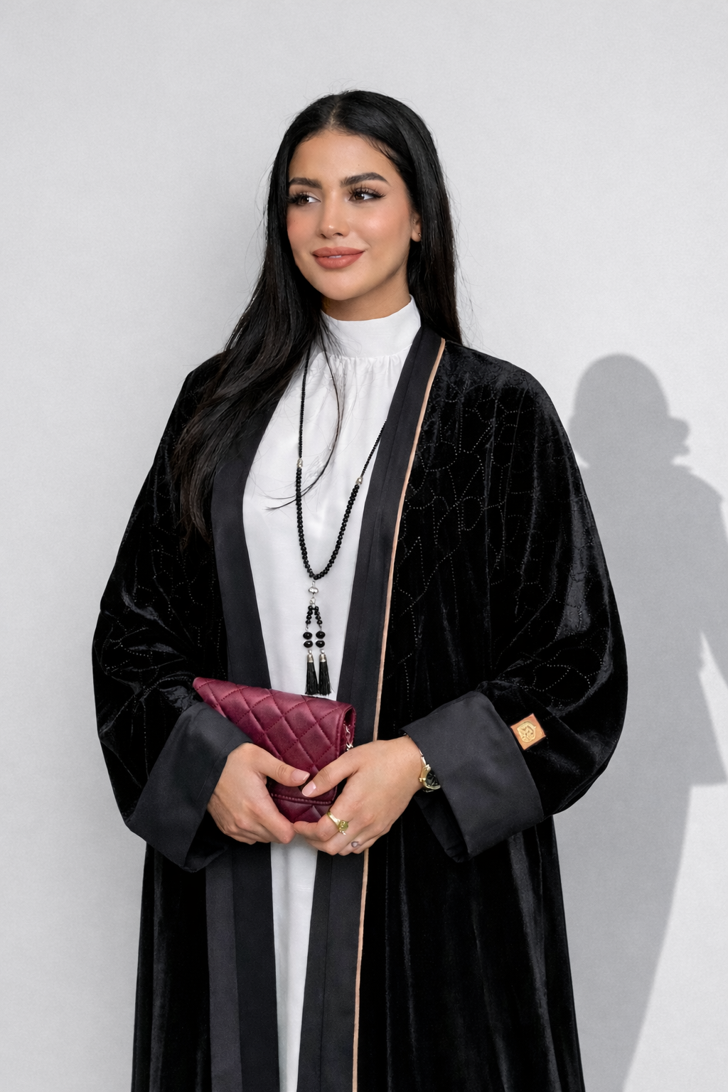 الفستان الملكي مع عباية ( الأسود )