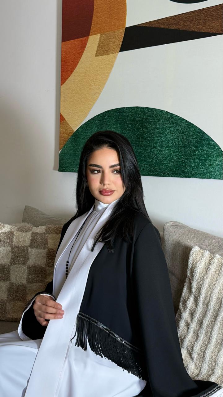 الفستان الملكي مع عباية ( الأسود )