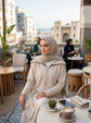 طقم أنيق - بلوزة بسحاب ومزينة بالكريستال وتنورة بخصر مطاطي